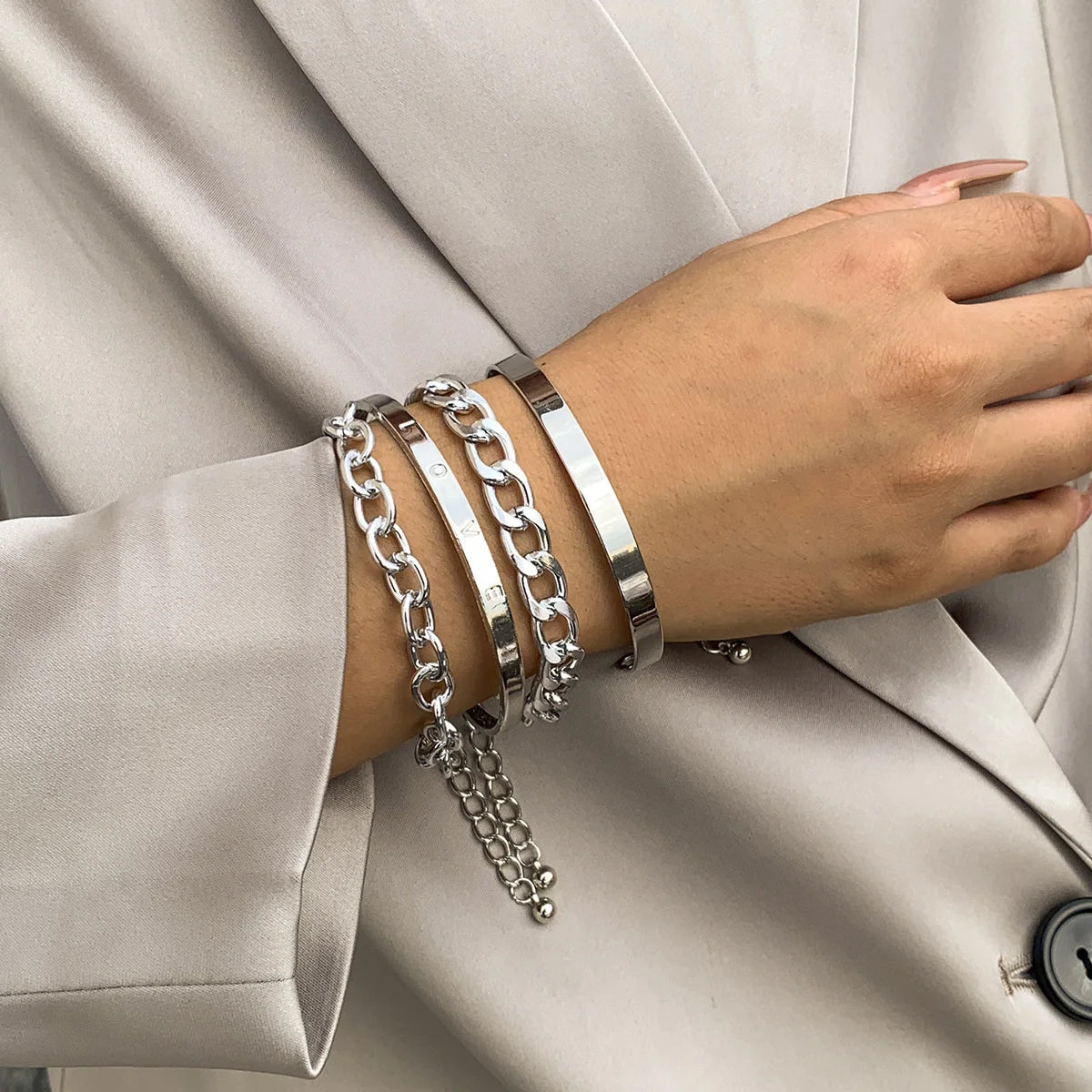 4pcs Punk Curb Cuban Chain Bracelets Set for Women Simple Thick Gold Color Charm Bracelets Fashion Jewelry Accessories New